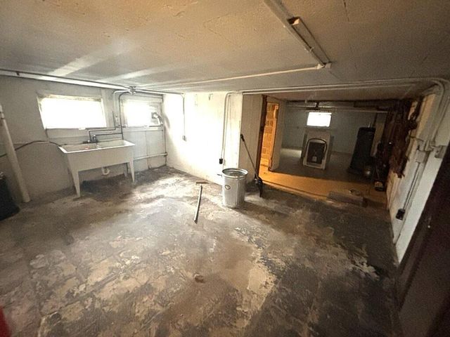 N48W15032 W Lisbon ROAD, Menomonee Falls, WI 53051