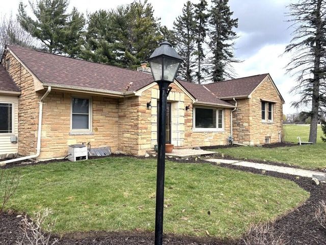 N48W15032 W Lisbon ROAD, Menomonee Falls, WI 53051