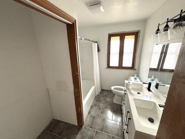 N48W15032 W Lisbon ROAD, Menomonee Falls, WI 53051