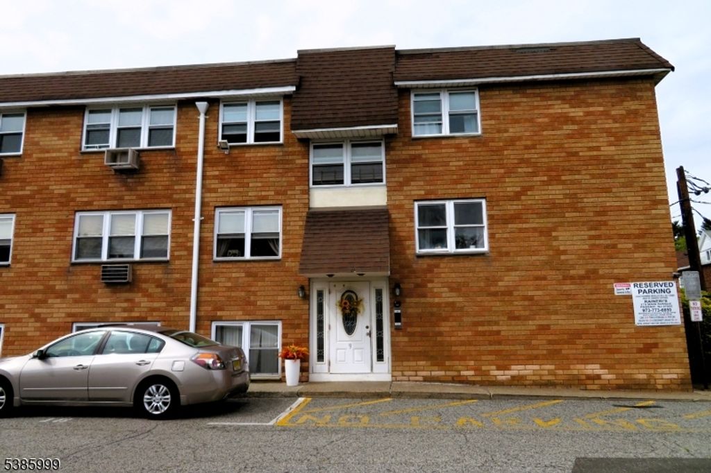 5 Ascension St 1H, Passaic City, NJ 07055
