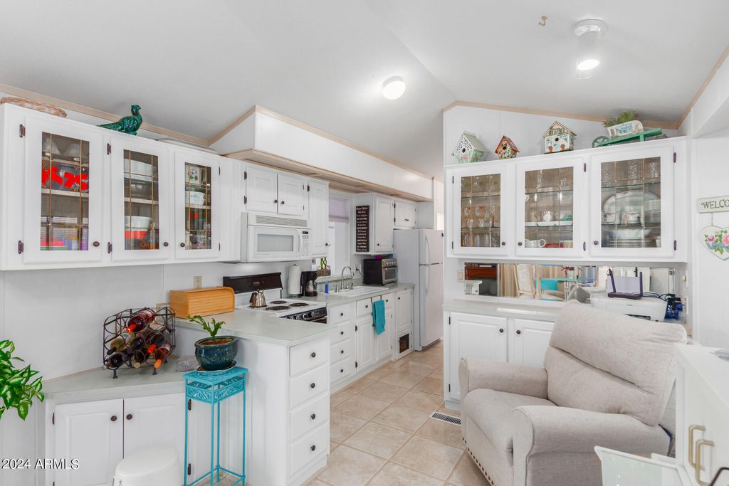 101 Kaolin Drive, Apache Junction, AZ 85119