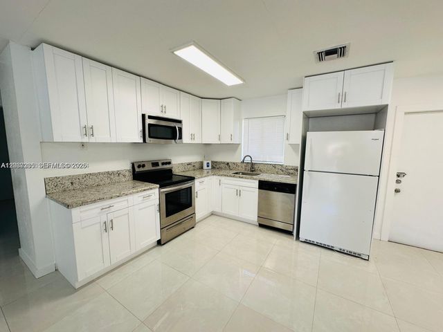 2620 NW 14th Ct 2620, Fort Lauderdale, FL 33311