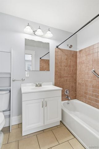 7148 Kensington Avenue, St Louis, MO 63143