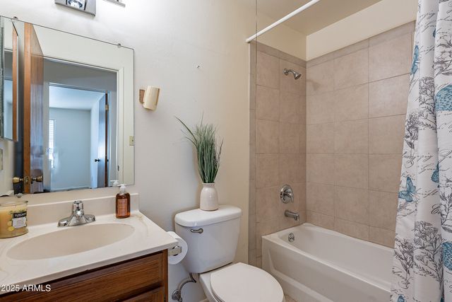 1223 E Minnezona Avenue, Phoenix, AZ 85014