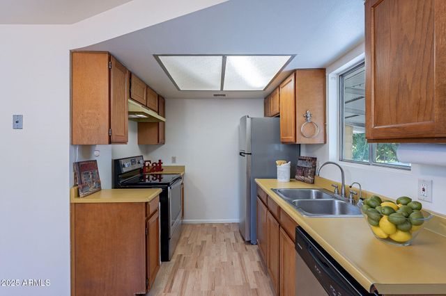 1223 E Minnezona Avenue, Phoenix, AZ 85014