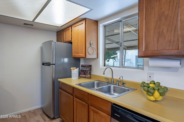 1223 E Minnezona Avenue, Phoenix, AZ 85014