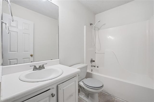 6080 Camden Forrest Cove, Riverdale, GA 30296