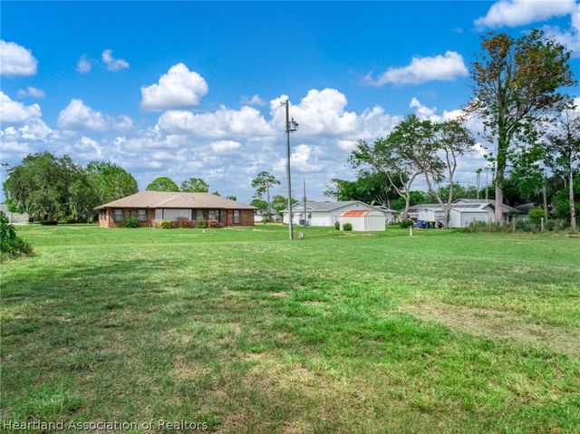 233 Loon Avenue, Sebring, FL 33870