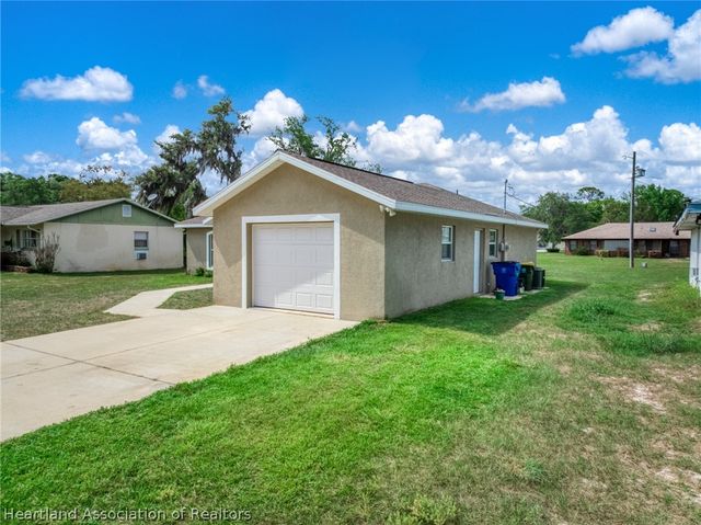 233 Loon Avenue, Sebring, FL 33870