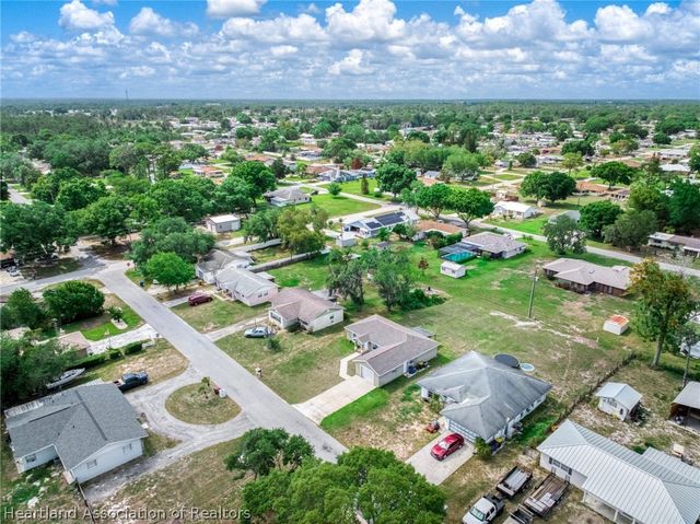 233 Loon Avenue, Sebring, FL 33870