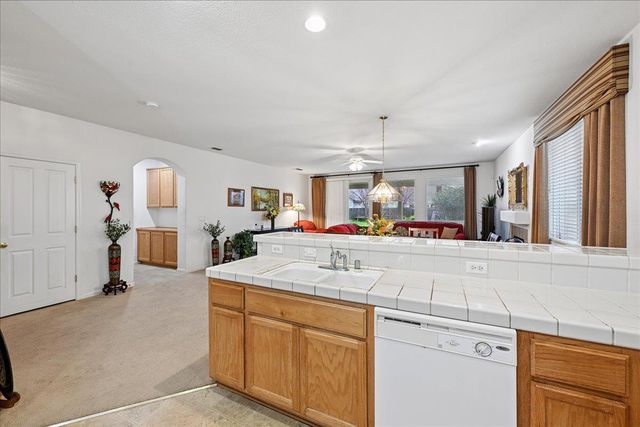 1364 Amaranth St, Plumas Lake, CA 95961