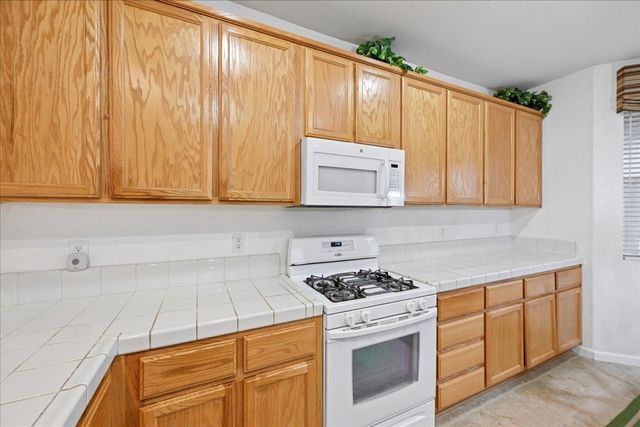 1364 Amaranth St, Plumas Lake, CA 95961