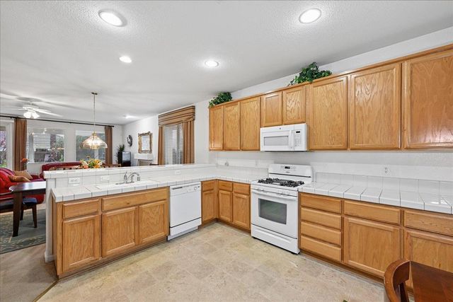 1364 Amaranth St, Plumas Lake, CA 95961