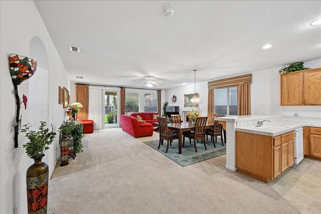 1364 Amaranth St, Plumas Lake, CA 95961