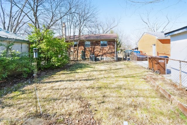 9724 Scarborough Ave, Louisville, KY 40272