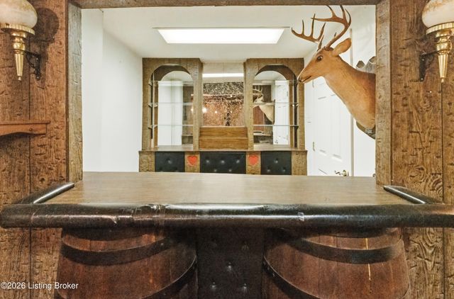 9724 Scarborough Ave, Louisville, KY 40272