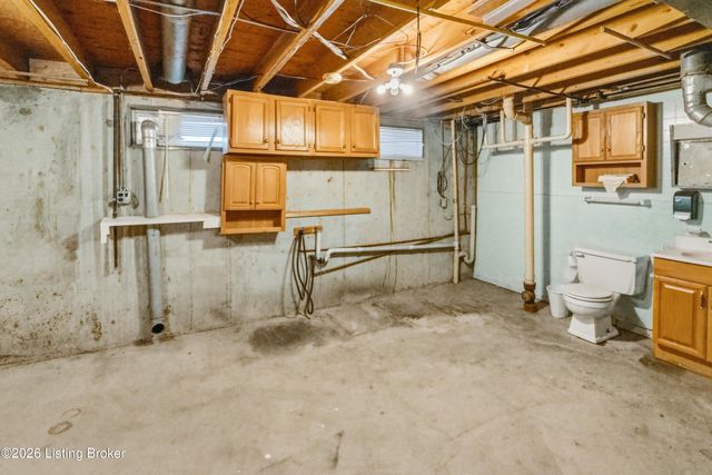 9724 Scarborough Ave, Louisville, KY 40272