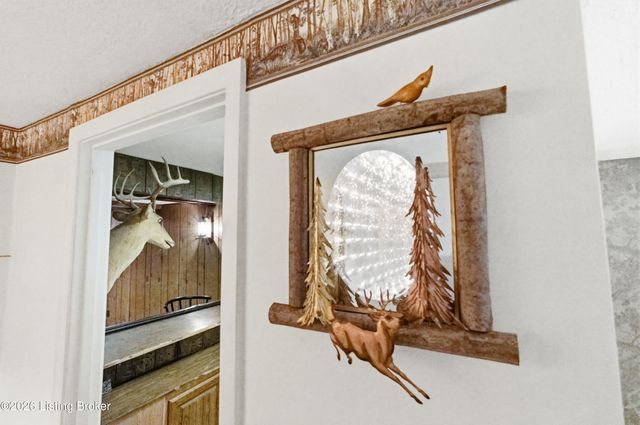 9724 Scarborough Ave, Louisville, KY 40272