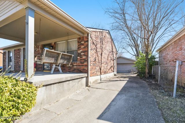 9724 Scarborough Ave, Louisville, KY 40272