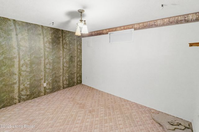 9724 Scarborough Ave, Louisville, KY 40272