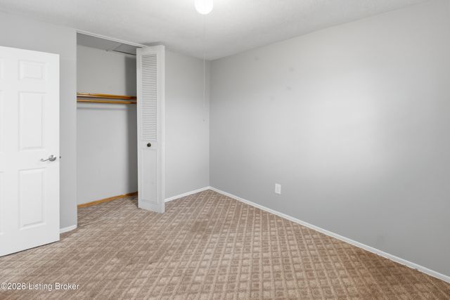 9724 Scarborough Ave, Louisville, KY 40272