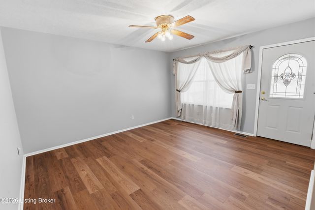 9724 Scarborough Ave, Louisville, KY 40272