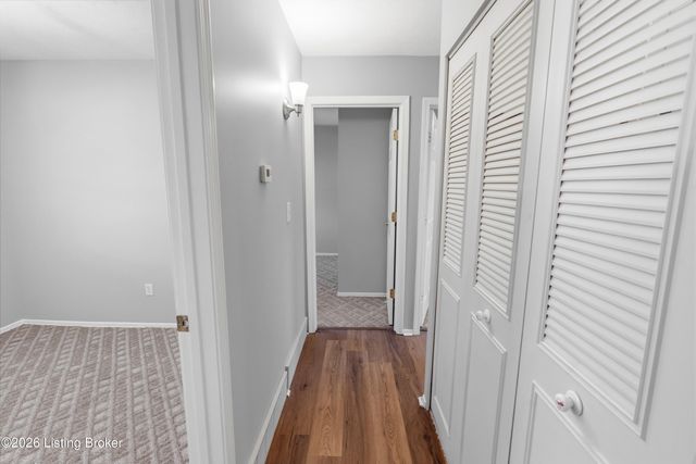 9724 Scarborough Ave, Louisville, KY 40272