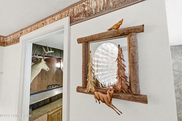 9724 Scarborough Ave, Louisville, KY 40272