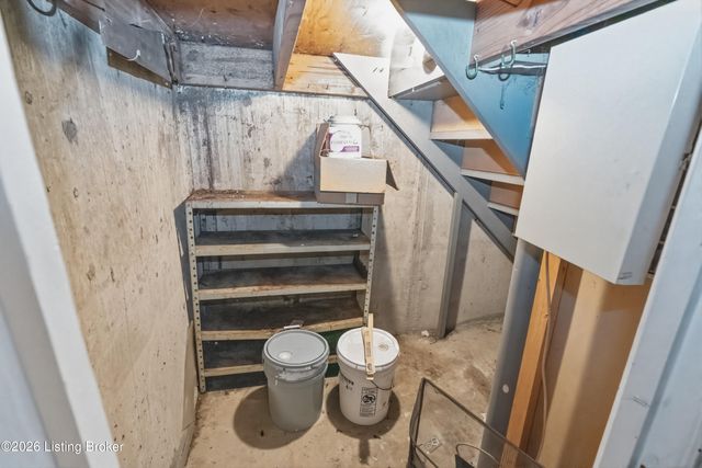 9724 Scarborough Ave, Louisville, KY 40272