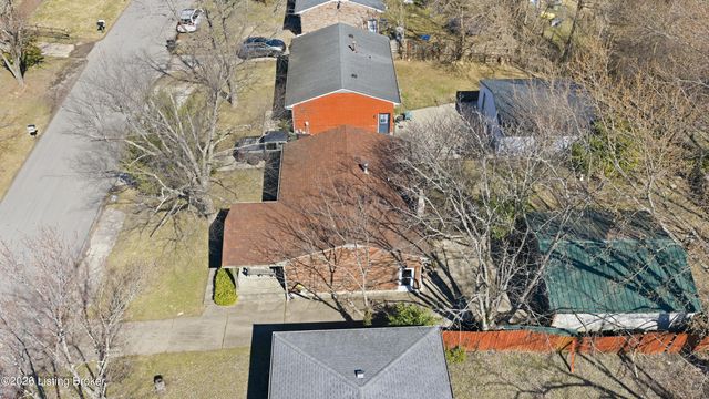 9724 Scarborough Ave, Louisville, KY 40272