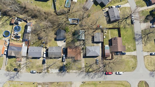 9724 Scarborough Ave, Louisville, KY 40272