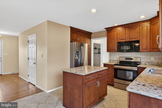 30 RED MAPLE CIR, Palmyra, PA 17078
