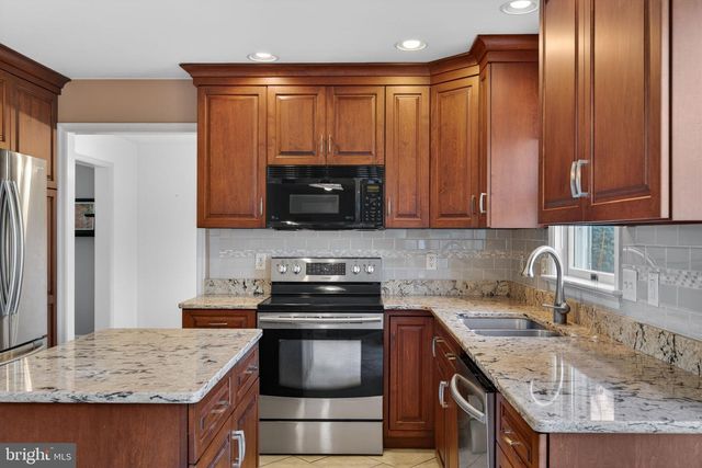 30 RED MAPLE CIR, Palmyra, PA 17078