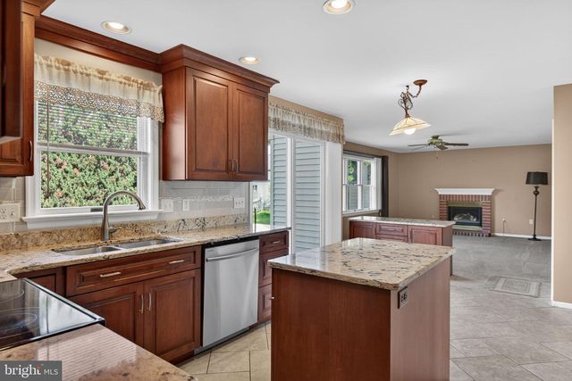 30 RED MAPLE CIR, Palmyra, PA 17078