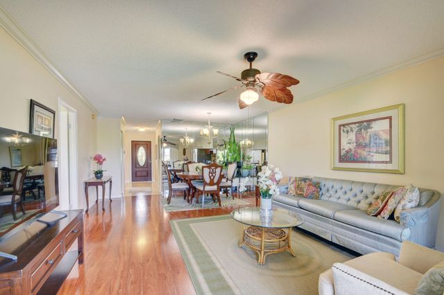 219 Lake Meryl Drive, West Palm Beach, FL 33411