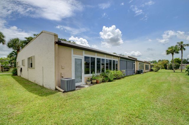 219 Lake Meryl Drive, West Palm Beach, FL 33411