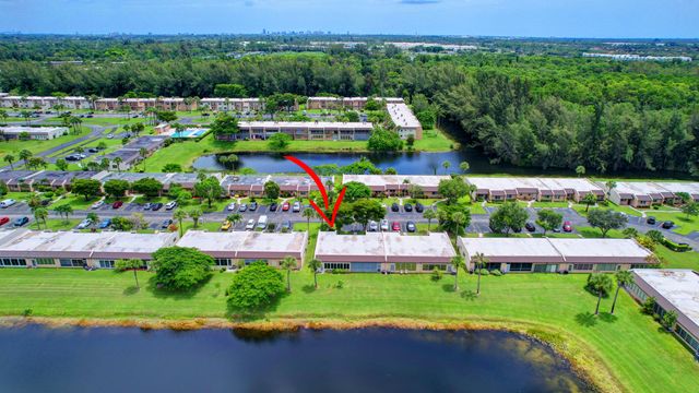 219 Lake Meryl Drive, West Palm Beach, FL 33411