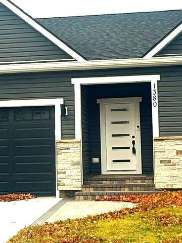 1380 Sandpiper Lane, Woodstock, IL 60098