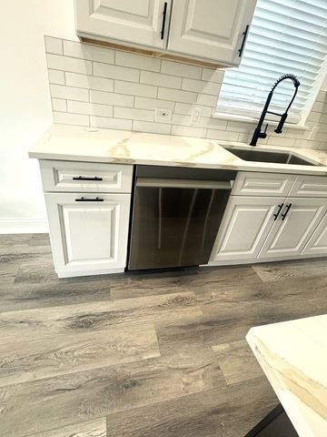 1380 Sandpiper Lane, Woodstock, IL 60098