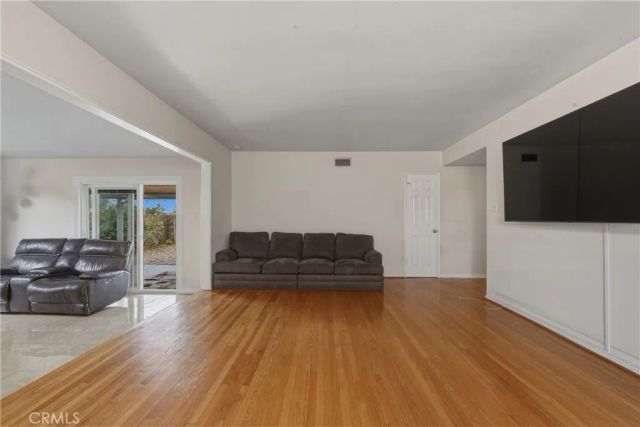 15044 La Capelle, La Mirada, CA 90638