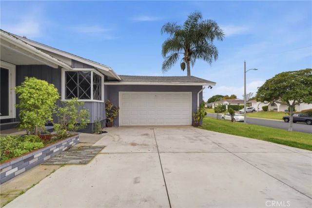 15044 La Capelle, La Mirada, CA 90638