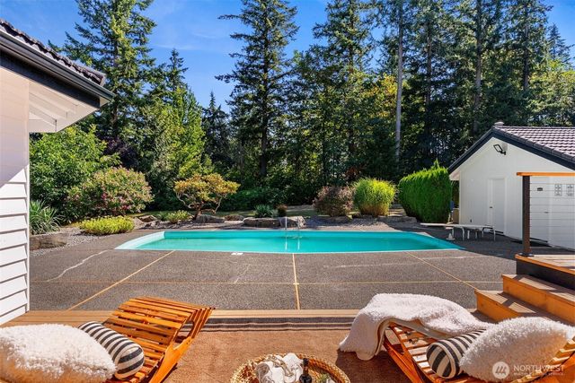 25717 SE 398th Street, Enumclaw, WA 98022