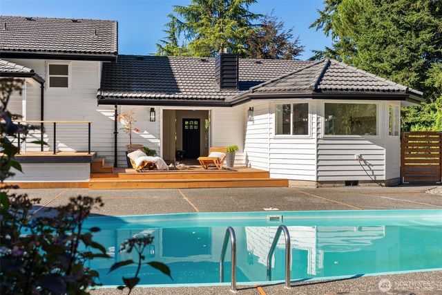 25717 SE 398th Street, Enumclaw, WA 98022