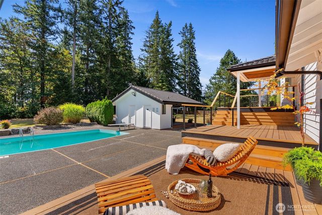 25717 SE 398th Street, Enumclaw, WA 98022