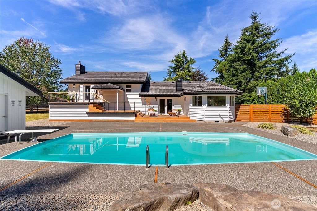 25717 SE 398th Street, Enumclaw, WA 98022