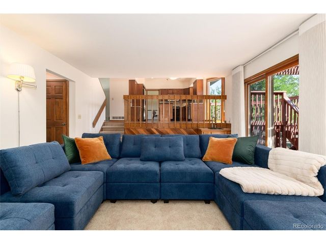 2422 W Arapahoe Ct, Littleton, CO 80120