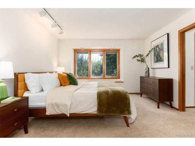 2422 W Arapahoe Ct, Littleton, CO 80120