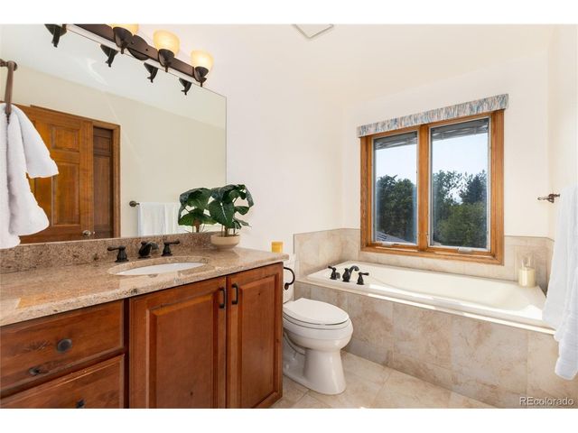 2422 W Arapahoe Ct, Littleton, CO 80120