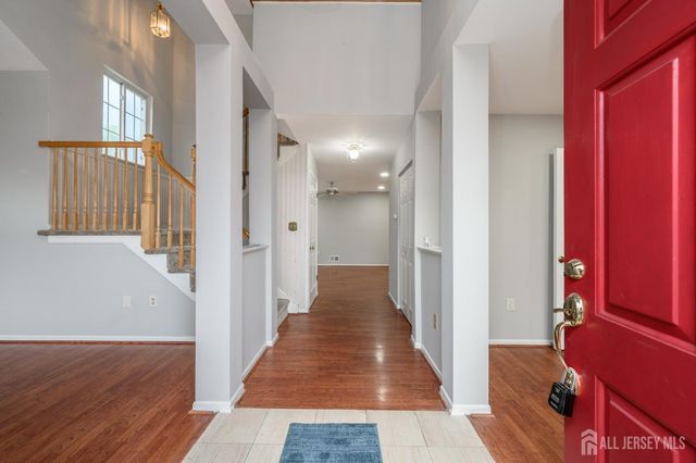 5 Cherrywood Drive, Piscataway, NJ 08854