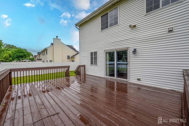 5 Cherrywood Drive, Piscataway, NJ 08854